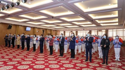 主會(huì)場(chǎng)“花落”鄭州 河南400余名優(yōu)秀志愿者宣誓出征，展覽展示會(huì)務(wù)服務(wù)全面啟動(dòng)